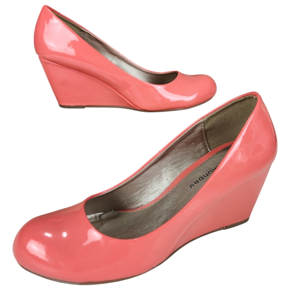Chinese Laundry Nima Coral Wedge Pumps size 8